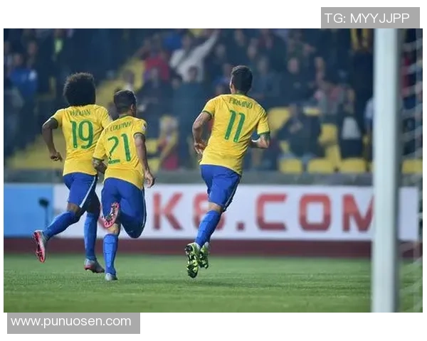 足球巨星告别赛场背影映照时代更迭与传奇光辉的最后篇章